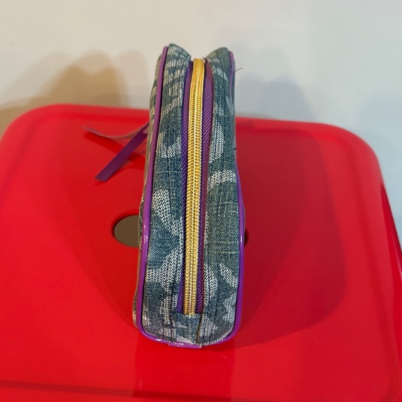 Victoria's Secret Blue and Purple Cosmetic Bag - Picture 6 of 7